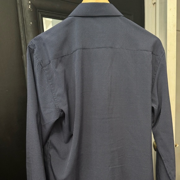 Jones New York Men’s Slim Fit Tech Dress Shirt
Medium
15 / 15.5
32 / 33 - Picture 3 of 4